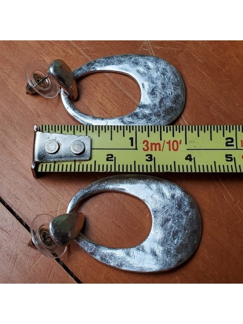 NWOT silver colored earrings, 1.5 inches - Picture 5 of 5